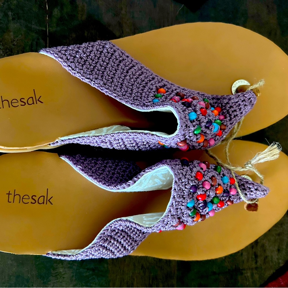 Purple crocheted the sack flip-flops